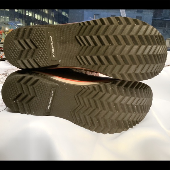 Sorel Waterproof Rain/Snow Boots Size 8 - Picture 5 of 8